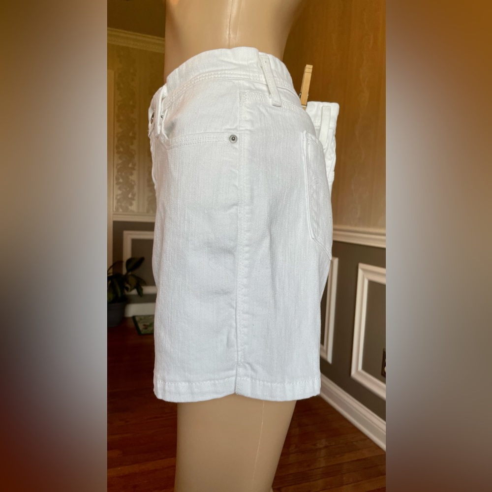 Worn once!🤩Levis!😎white denim shorts! size–6/w-28 - Picture 3 of 10